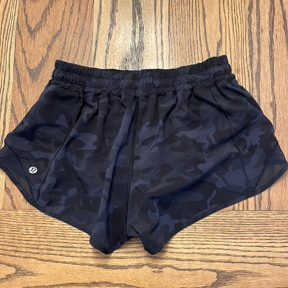 Lululemon Hottie Hot 2.5 in. - Black Camo
